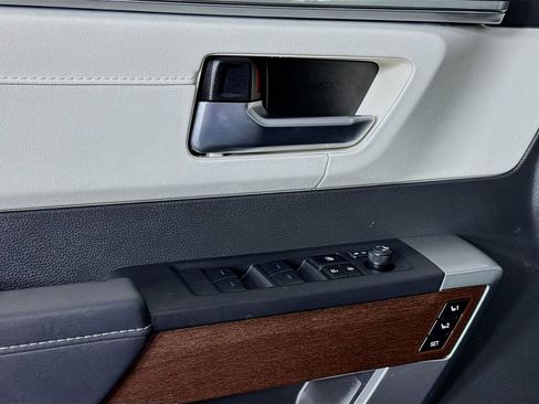 Used 2025 Toyota Sequoia Capstone image 20