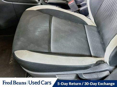 Used 2022 Nissan Versa SV FWD image 24