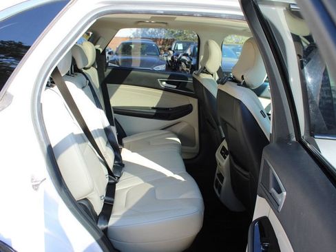 Used 2018 Ford Edge Titanium w/ Equipment Group 301A FWD image 31