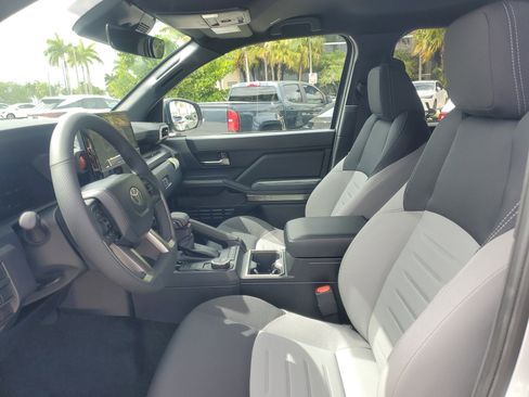 Used 2025 Toyota Tacoma TRD Sport image 18