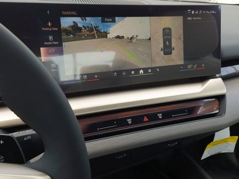 New 2026 BMW 550e xDrive image 10