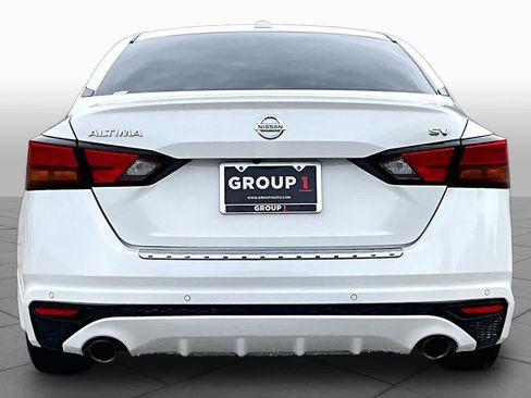 Certified 2022 Nissan Altima 2.5 SV w/ SV Premium Package FWD image 5