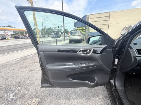 Used 2019 Nissan Sentra SV FWD image 11