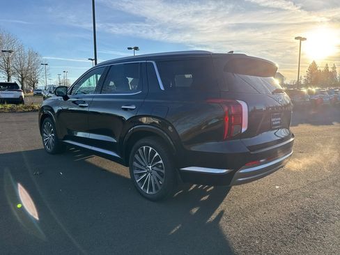 Used 2023 Hyundai Palisade Calligraphy image 5