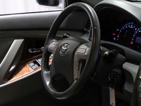 Used 2010 Toyota Camry XLE FWD image 22