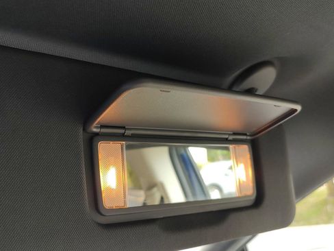 Used 2021 Toyota Sienna XLE image 9