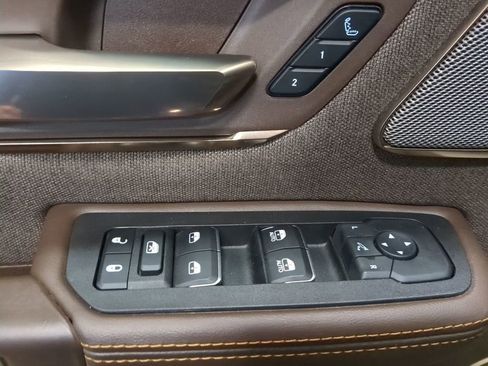 Used 2025 RAM 1500 Limited w/ Bed Utility Group image 12