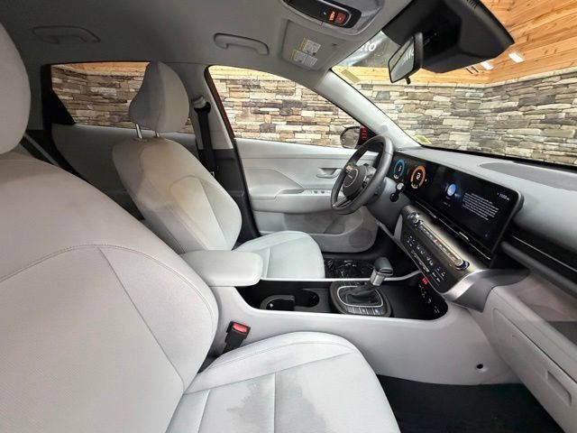 Certified 2024 Hyundai Kona SEL AWD/4WD image 17