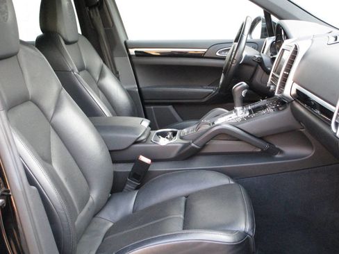 Used 2014 Porsche Cayenne Diesel Platinum Edition image 9