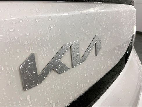 Certified 2025 Kia Soul LX w/ LX Technology Package FWD image 29
