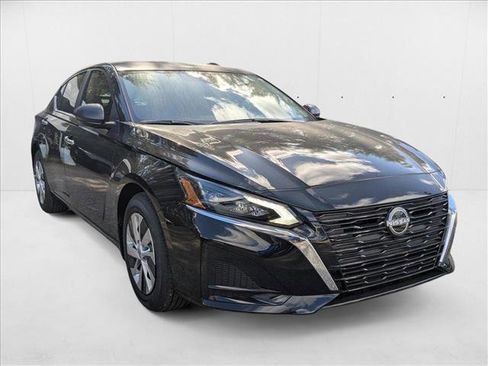 New 2025 Nissan Altima 2.5 S FWD image 6