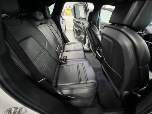 Used 2020 Porsche Cayenne AWD/4WD image 28
