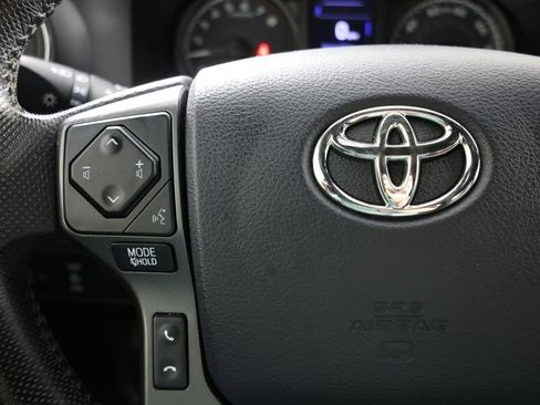 Used 2016 Toyota Tacoma TRD Sport w/ Towing Package RWD image 24