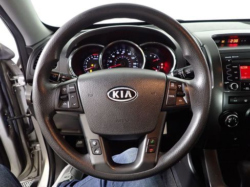 Used 2012 Kia Sorento LX w/ Convenience Pkg FWD image 23