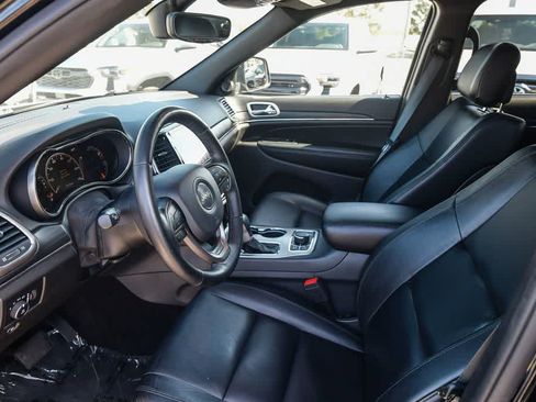 Used 2019 Jeep Grand Cherokee Limited AWD/4WD image 16