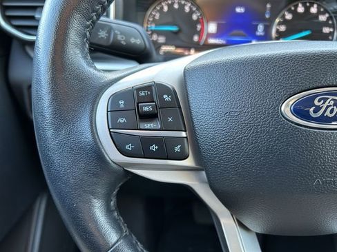 Used 2022 Ford Explorer XLT w/ Equipment Group 202A image 30