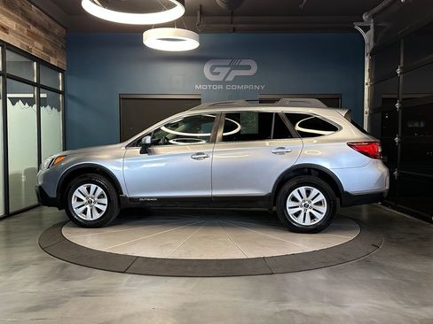Used 2017 Subaru Outback 2.5i Premium AWD/4WD image 6