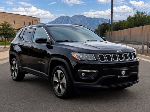 Used 2017 Jeep Compass Latitude w/ Popular Equipment Group AWD/4WD image 7