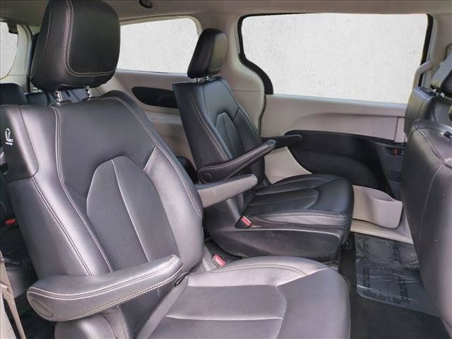 Used 2024 Chrysler Pacifica Limited FWD image 20