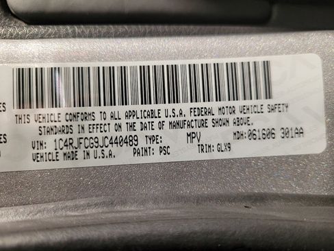 Used 2018 Jeep Grand Cherokee Overland AWD/4WD image 33