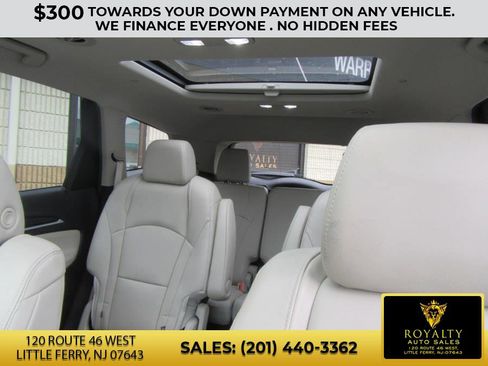 Used 2019 Buick Enclave Essence w/ LPO, Sport Appearance Package image 14