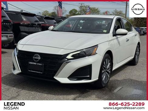 Used 2024 Nissan Altima 2.5 SV w/ SV Premium Package AWD/4WD image 4