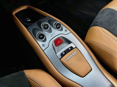 Used 2011 Ferrari 458 Italia Coupe RWD image 21