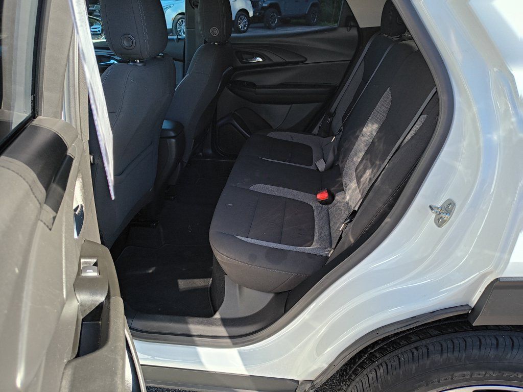 Used 2024 Chevrolet TrailBlazer LT AWD/4WD image 21