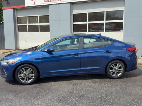 Used 2017 Hyundai Elantra Value Edition w/ Cargo Package FWD image 8