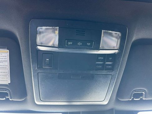Used 2018 Toyota Tacoma TRD Sport AWD/4WD image 54