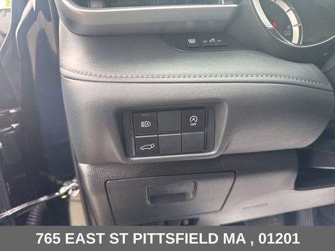 Used 2025 Toyota Highlander XLE AWD/4WD image 30