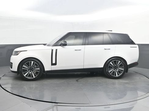 Used 2023 Land Rover Range Rover SE AWD/4WD image 2