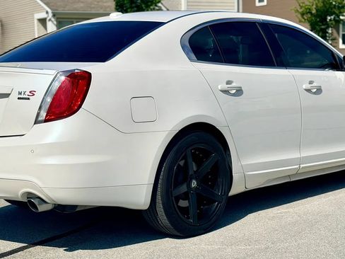Used 2012 Lincoln MKS AWD image 3