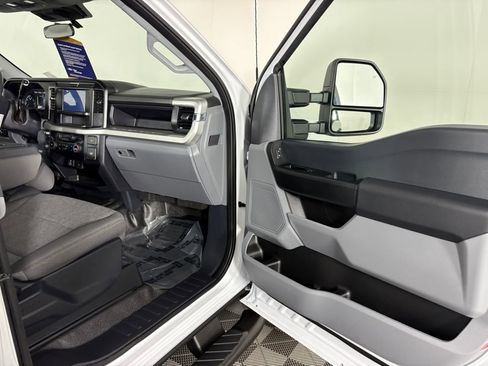 Certified 2025 Ford F350 XL w/ Snow Plow Prep Package image 32