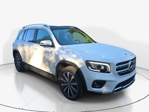 Used 2022 Mercedes-Benz GLB 250 image 3
