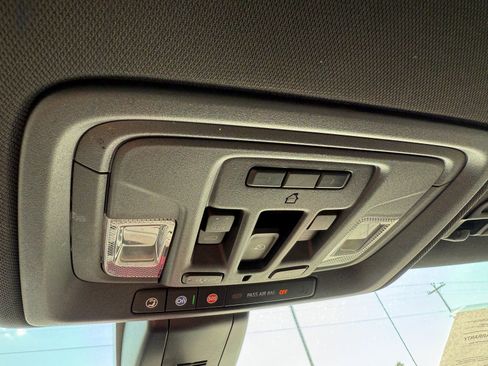 Used 2019 Chevrolet Silverado 1500 High Country w/ Technology Package image 23