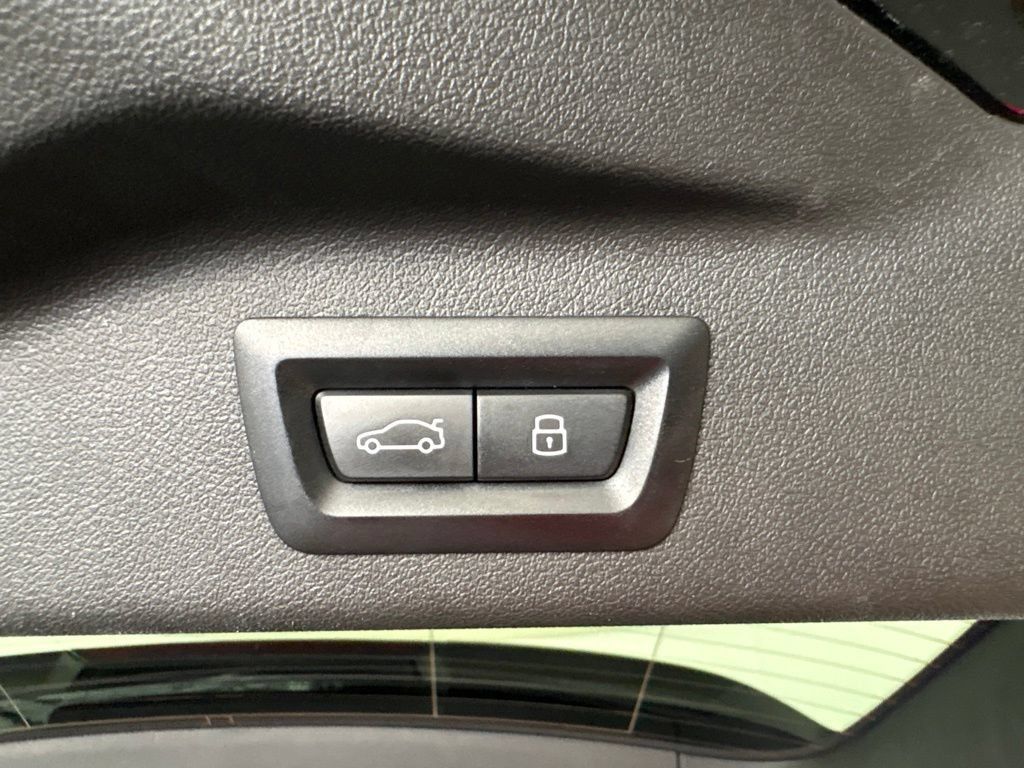 Certified 2026 BMW X7 xDrive40i w/ M Sport Package AWD/4WD image 35