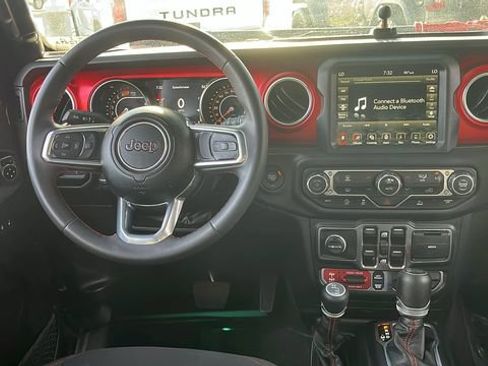 Used 2023 Jeep Wrangler Unlimited Rubicon w/ LED Lighting Group AWD/4WD image 4