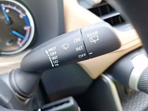 Used 2025 Toyota RAV4 LE AWD/4WD image 24