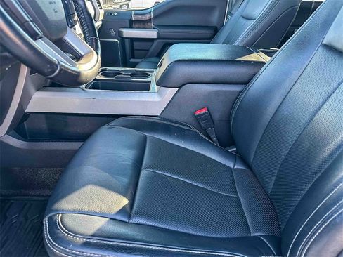 Used 2022 Ford F250 Lariat w/ Chrome Package image 13