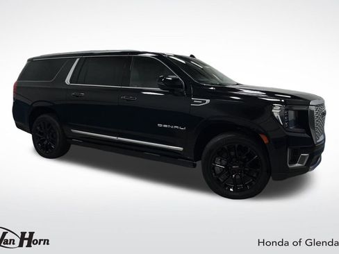 Used 2023 GMC Yukon XL Denali image 1