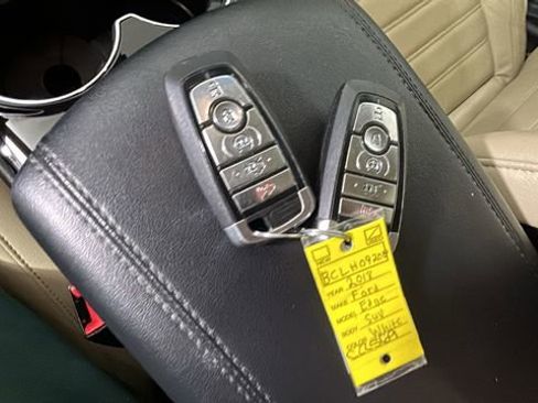 Used 2018 Ford Edge SEL w/ Equipment Group 201A AWD/4WD image 21