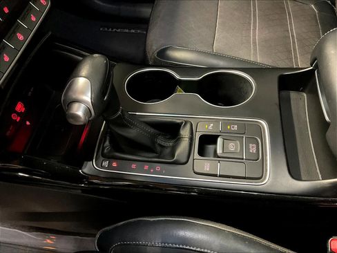 Used 2019 Kia Sorento SX FWD image 19