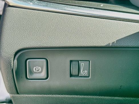 Used 2024 Buick Enclave Essence w/ Sport Touring Edition FWD image 19
