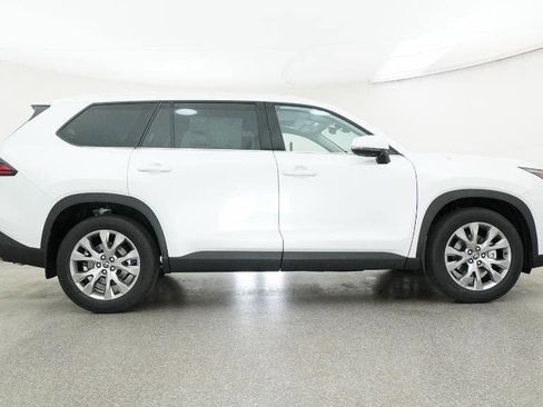 New 2026 Toyota Grand Highlander Limited FWD image 27