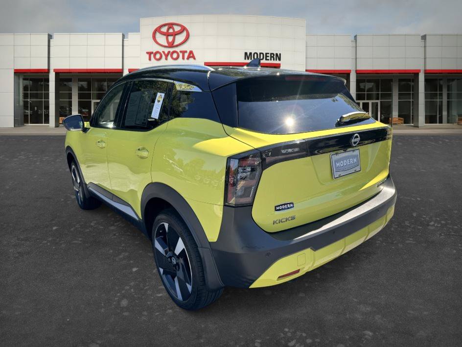 Used 2025 Nissan Kicks SR AWD/4WD image 8