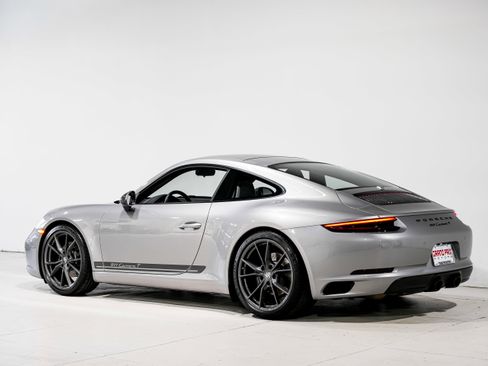 Used 2018 Porsche 911 Carrera T RWD image 8
