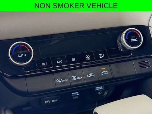 Used 2023 Hyundai Elantra SEL w/ Preferred Accessory Package image 16