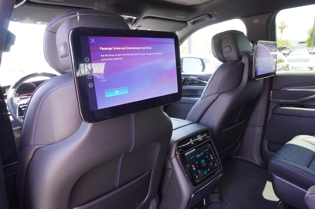 New 2026 Cadillac Escalade IQ Luxury 1 AWD/4WD image 12