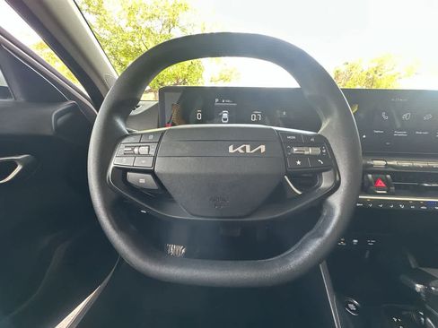 Used 2025 Kia K4 FWD image 15